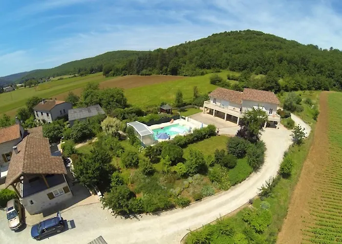 Maison Charmante A Saint-gery Avec Piscine Partagee Nyaraló