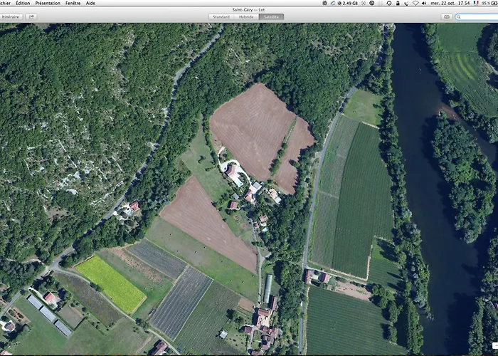 Nyaraló Maison Charmante A Saint-gery Avec Piscine Partagee