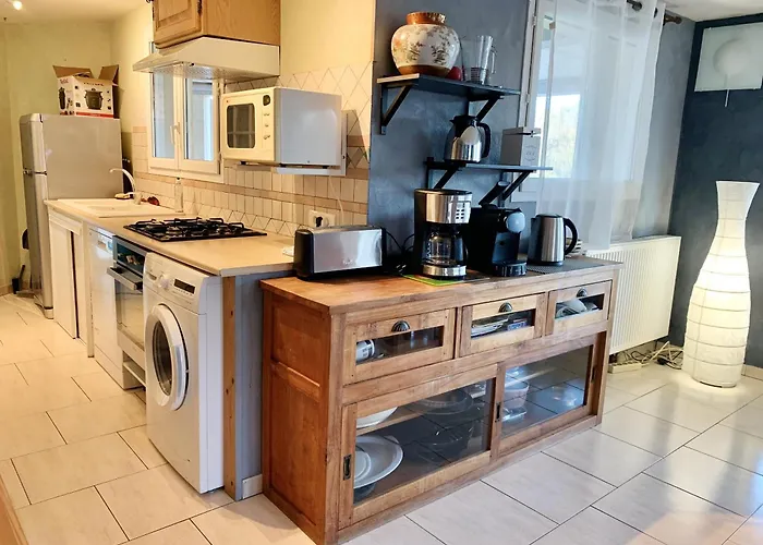 Maison Charmante A Saint-gery Avec Piscine Partagee Nyaraló