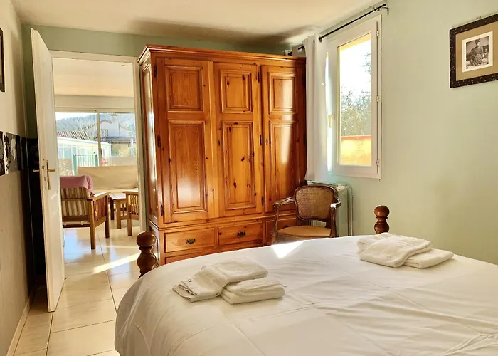 Nyaraló Maison Charmante A Saint-gery Avec Piscine Partagee Saint-Géry