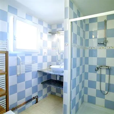 Maison Charmante A Saint-gery Avec Piscine Partagee *