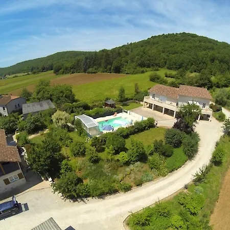 Maison Charmante A Saint-gery Avec Piscine Partagee بيت للعطل