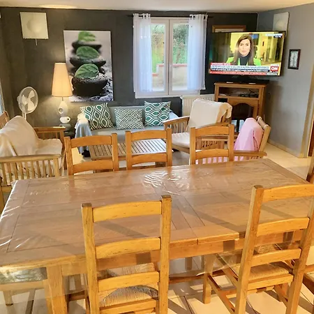 Maison Charmante A Saint-gery Avec Piscine Partagee بيت للعطل
