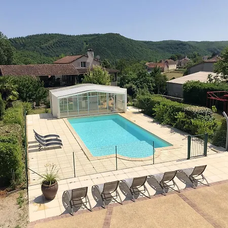 Maison Charmante A Saint-gery Avec Piscine Partagee بيت للعطل
