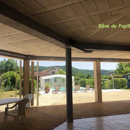 Maison Charmante A Saint-gery Avec Piscine Partagee